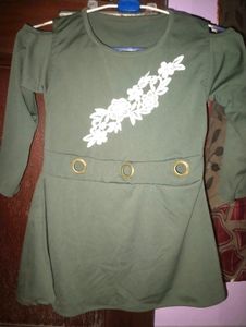 GREEN/OLIVE STYLISH TOP