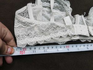 Elegant White Lace Bra 🖤