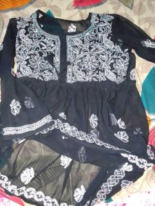 Chikankari Mirror Worked Short Kurti 🖤