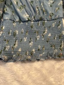 Vintage Blue Florals Smocked Top🌟