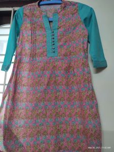 3 beautiful and elegant kurtas of in cash 300rupees