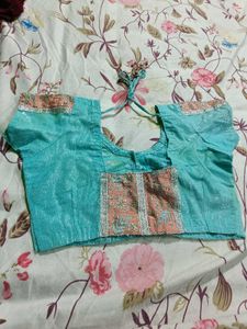 Very Beautiful Net Embroidery Saree Blousepetticot