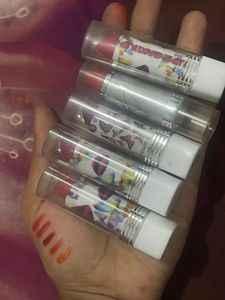 Lipstick Bundle: 5 Fashion Craze Styles
