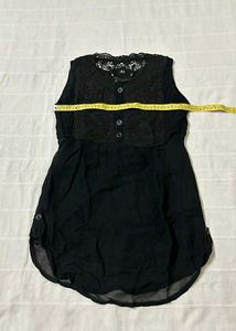 Lace Detailed Black Sleeveless Top