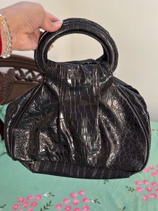 Chic Black Handbag