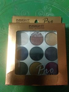 INSIGHT MAKE-UP