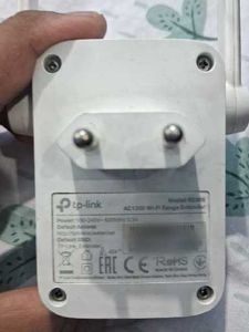 TP LINK WIFI EXTENDER RE305 AC1200