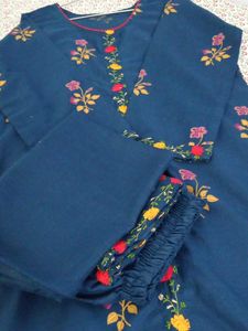 🌸 Elegant Embroidered Kurti – ₹450 Only 🌸