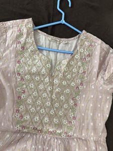 Elegant Pink Embroidered Kurta