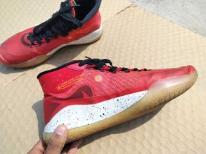 🎠OG NIKE KD 12 SNEAKERS