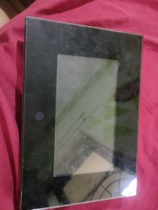 Insignia Digital photo frame With Pendrive Sd Card Slot. Not In Working Condition.