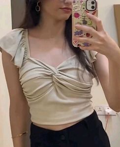 SSS Front Knot Top