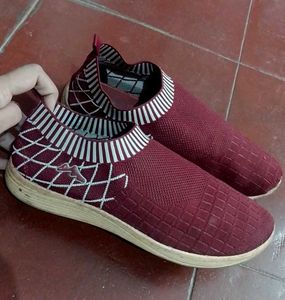 Casual shoes