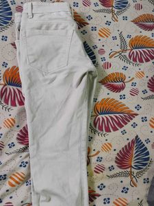 Distressed White Tone Jeans