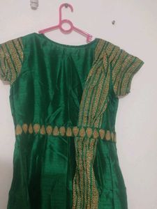 Women&#39;s Gown With Attached Dupatta And Waist Belt