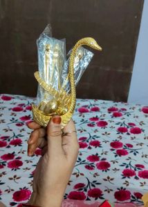 Single Golden Swan In brass With 6 Pc Spoon