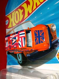 Hot Wheels &#39;67 Austin Mini Van