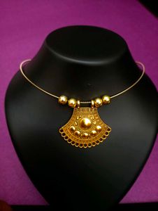 Gold Pendant Necklace