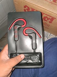 U And I Neckband New
