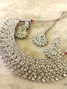 Silver Coloured Jewellery Set