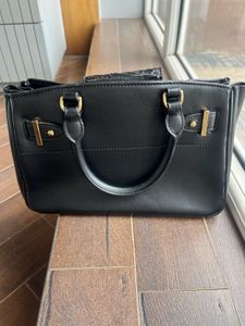 LYN Black Handbag