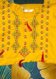 (New) Embroidered Yellow Kurta