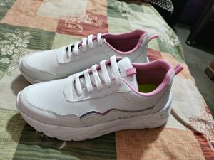 sports shoes