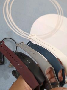 Mi Band 4 Charger And Straps(5)