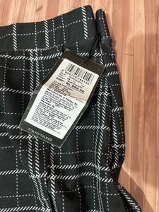 mini black skirt with side zip