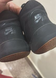 Nike AIR precision II Basketball Shoe