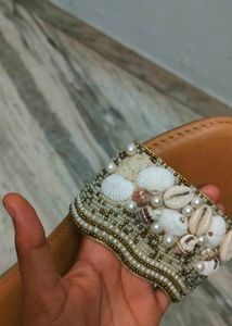 Shell sandal