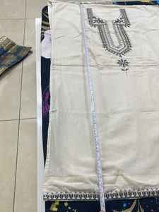 Elegant unstich  Embroidered Kurta
