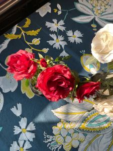 Set of 2 artificial rose plants - Red and White