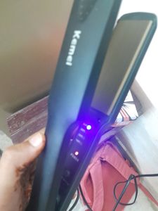 Kemei Professional Hair Straightener