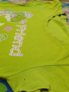 Parrot Green Used T-shirt For Girls