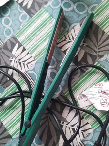 VEGA Hair Straightener