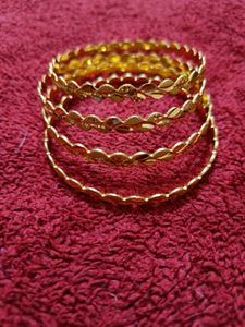 Beautiful Light Weight Four Piece Bangles 2.6