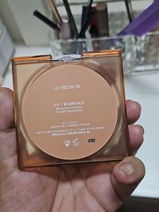Huda Beauty Glowish Bronzer