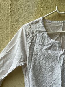 Beautiful 🤩 White Embroidered Kurta🤍