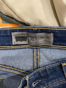 Levi&#39;s Dark Wash Jeans