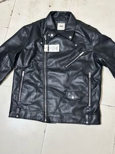 Black Leather Jacket (₹2100)🖤 Classy, bold