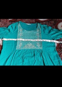 Green Elegant Embroidered Kurta