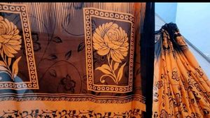 2 Set Trading Quantity Sarees &amp; Blouse