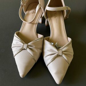Elegant Bow Flats