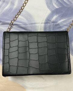 Textured Structured Strappy Chain Shoulder Bag