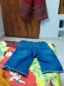 Cute Girl's Denim Capris