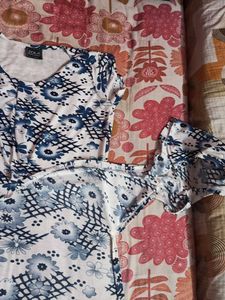 Blue Floral Print Middle Slit Top