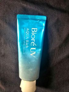 Biore UV Aquarich Watery Essence Sunscreen