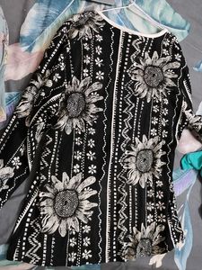 Patterned 3/4 Sleeve Top