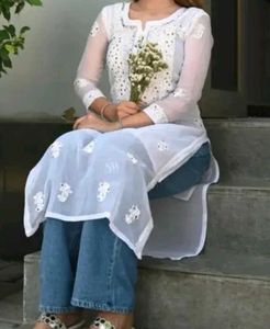 Geoggetee Chikankari Kurti
